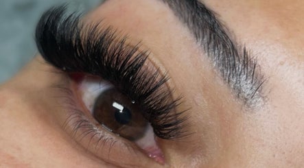 Lashes by Brooke Surridge billede 2