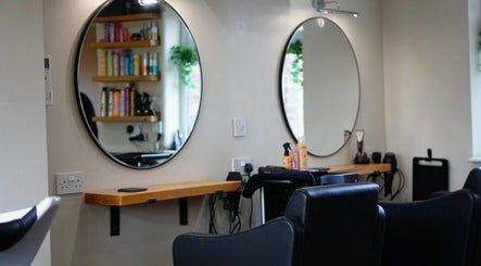 Head Quarters Hair and Beauty Salon