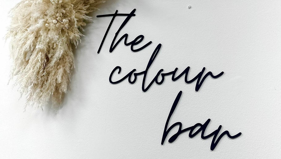 Hairbyellam- The Colour Bar, Westbourne – kuva 1