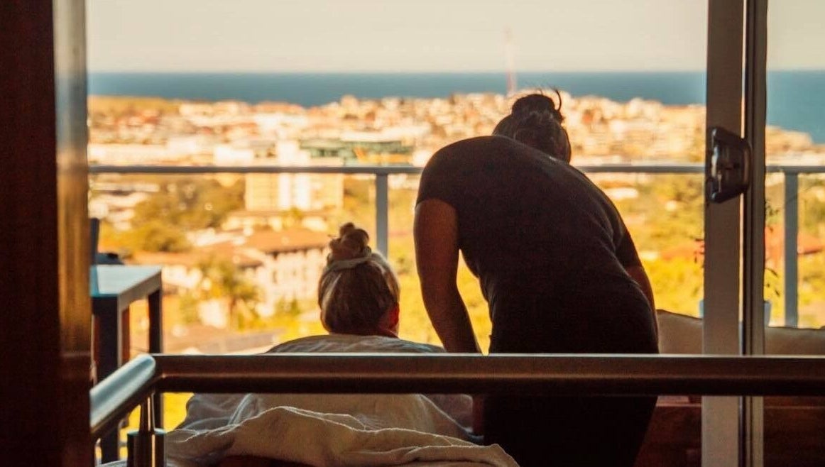 Experience ultimate relaxation with Minty Massage (Home visit) overlooking Bondi Junction, New South Wales, AU.