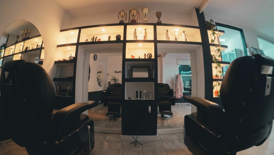 DC Hair Studio, bilde 1