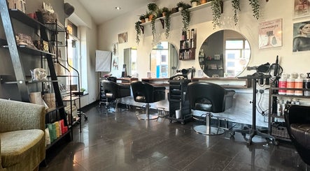 The Hair & Beauty Lounge