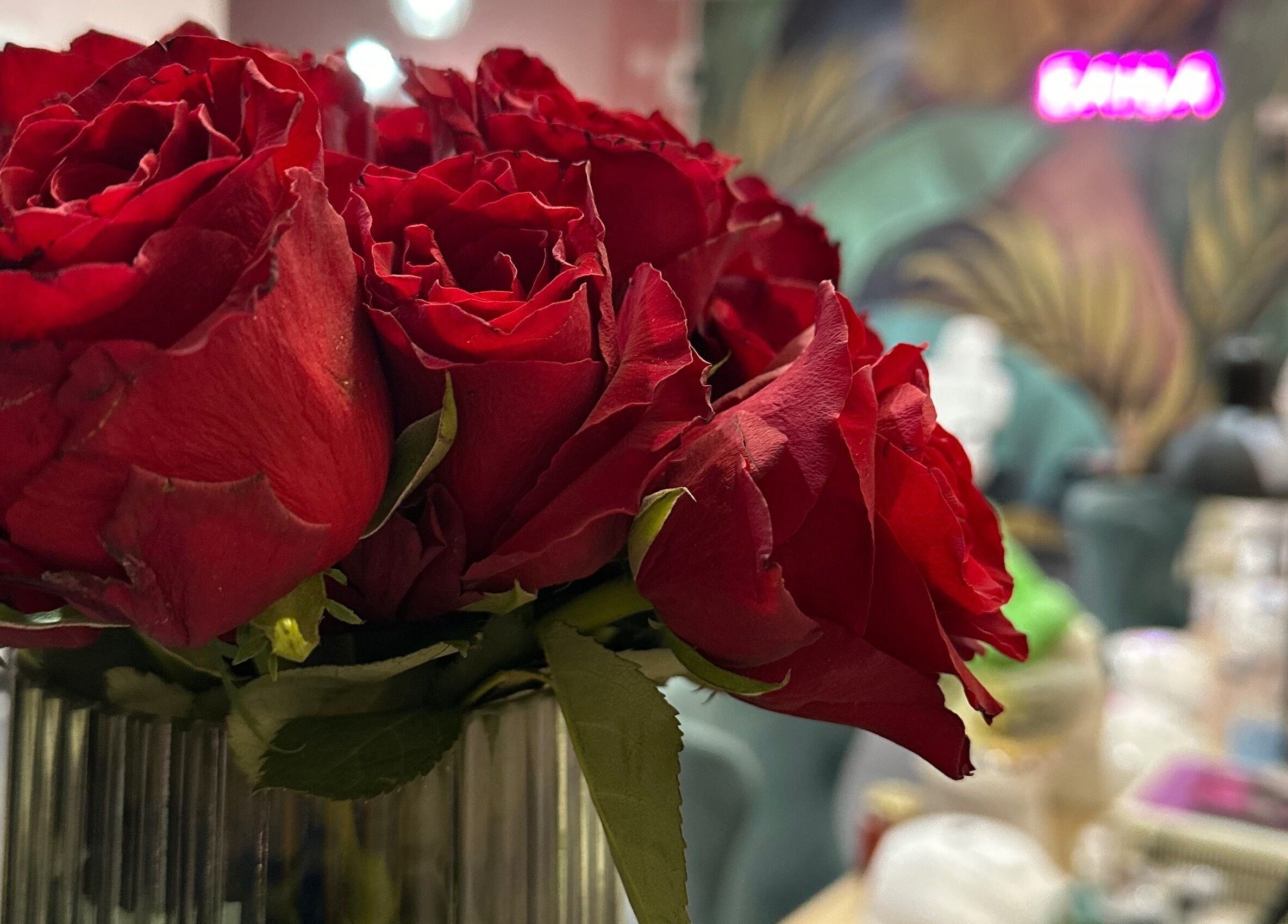 Vibrant red roses at Studio Banja, Београд, RS, enhancing the beauty and wellness atmosphere.