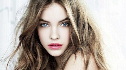 First Class Makeup Beauty image 2
