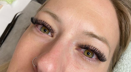 Immagine 2, Westlock Lash