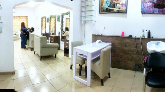 Hairloom Salon, Gwarinpa