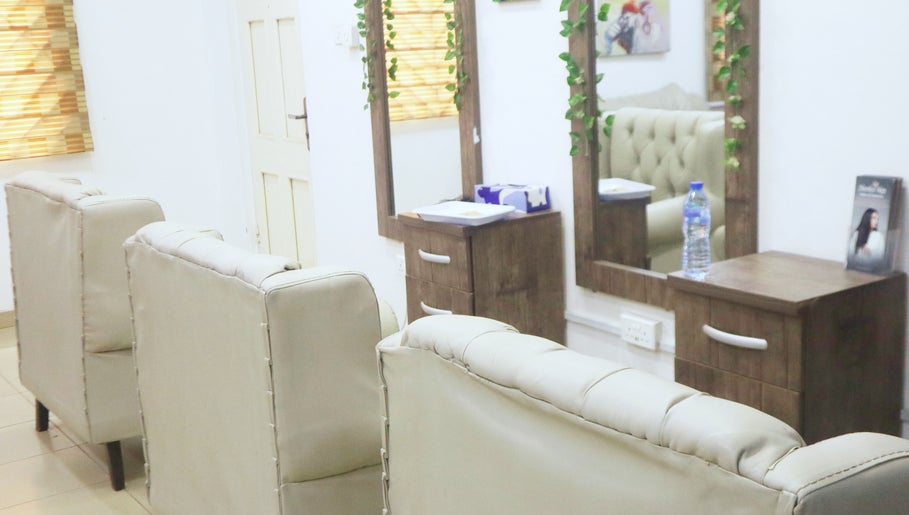 Hairloom Salon, Lugbe image 1