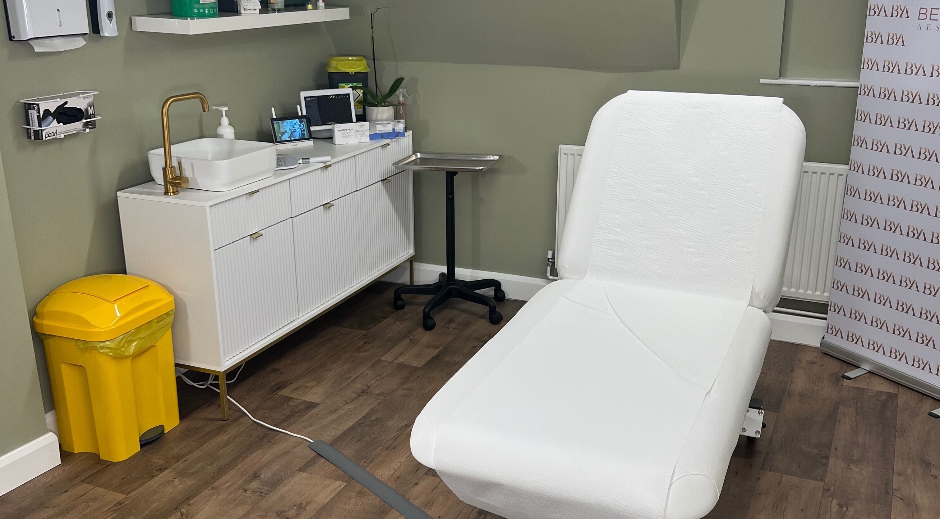 Treatment room at Be Young Aesthetics Market Rasen, Market Rasen, England, GB with modern decor and amenities.