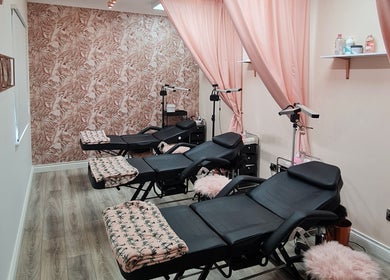 Luxury treatment chairs at Silk Touch Lashes Glenrothes, Glenrothes, Scotland, GB with elegant decor.