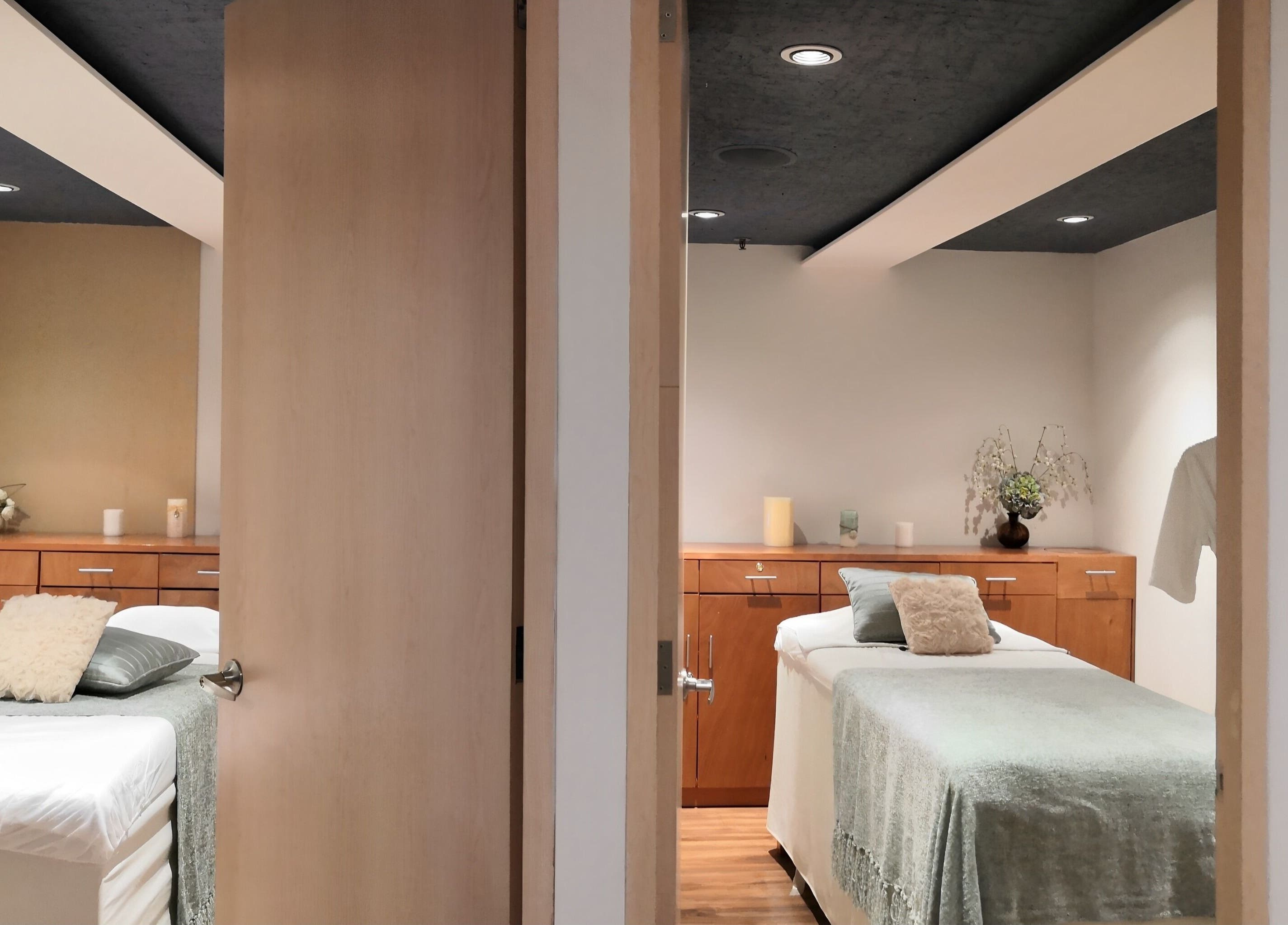 Sala de spa para masajes dobles en Spazio Spa Bienestar Integral, Ciudad de México, Ciudad de México, MX.