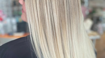 Salon Opal  image 2