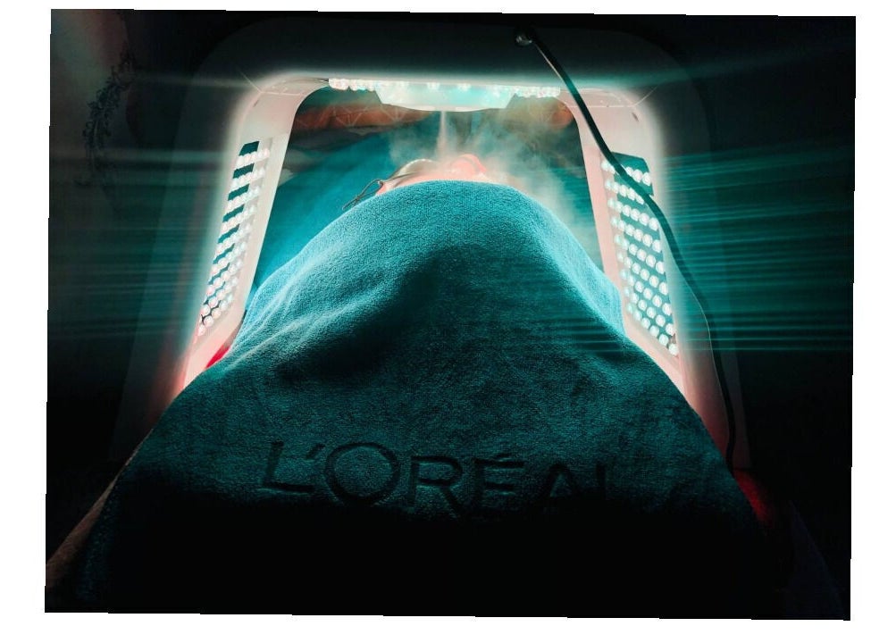 Soothing LED therapy at Milosamat Me'time Spa Selayang, Batu Caves, Selangor, MY enhances relaxation.