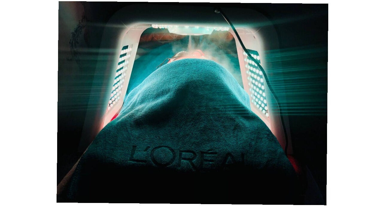 Soothing LED therapy at Milosamat Me'time Spa Selayang, Batu Caves, Selangor, MY enhances relaxation.