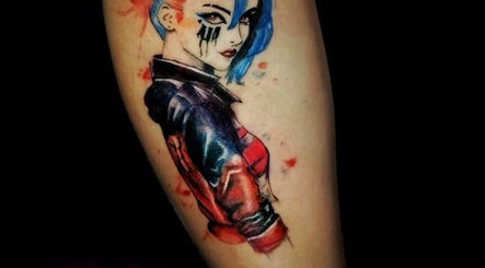 Hari Oliveira Tattoo Artist image 3