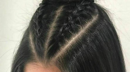 Lisa V Hair (BY APPOINTMENT ONLY) image 2