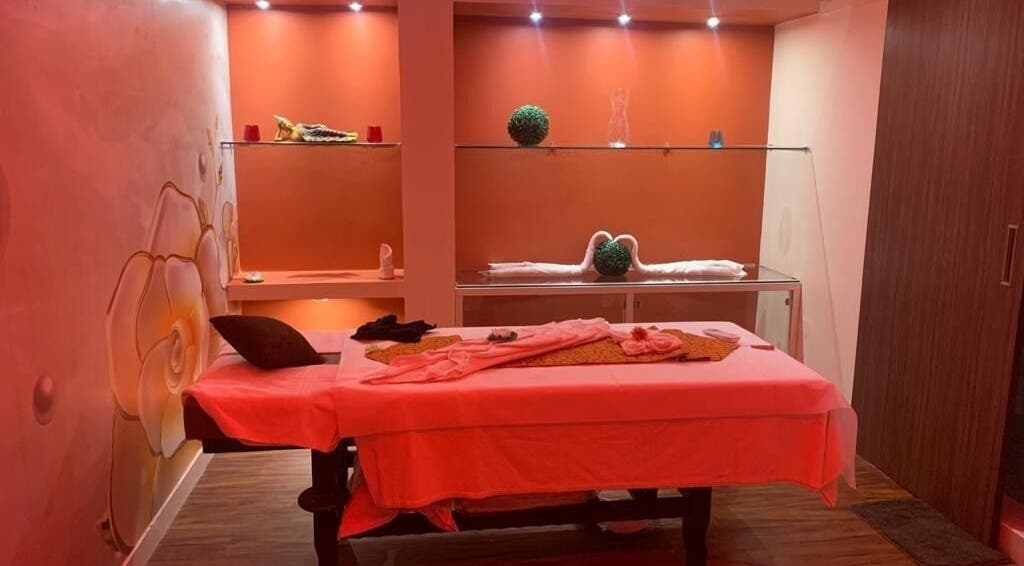 Tranquil massage room at Hasta Spa Anna Nagar in Chennai, Tamil Nadu, IN with soft lighting and decor.