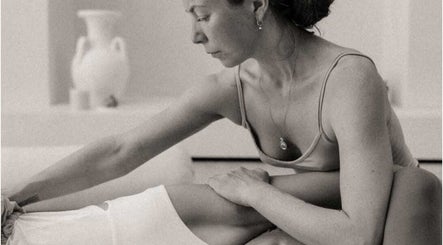 Relaxing massage at Mesa Health & Wellness Studio, Freshwater, AU, promoting tranquility and healing.