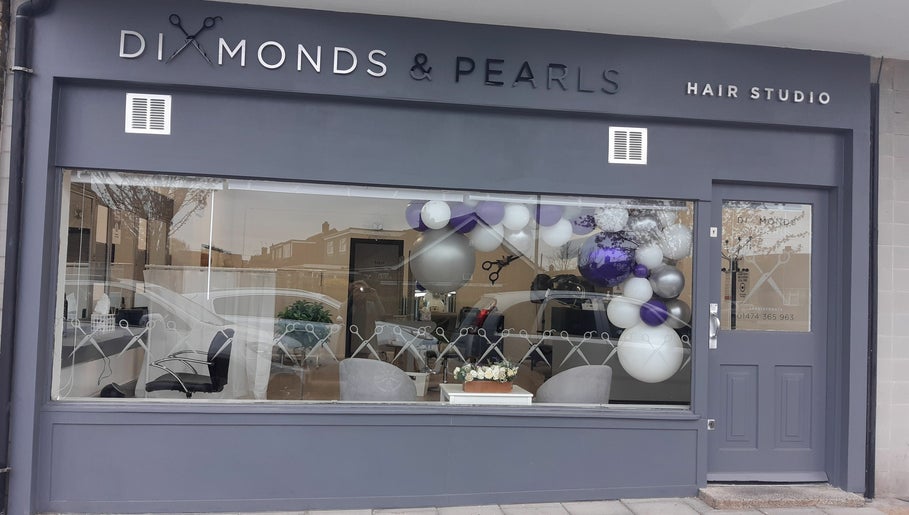 Diamonds and Pearls Hair Studio, bild 1
