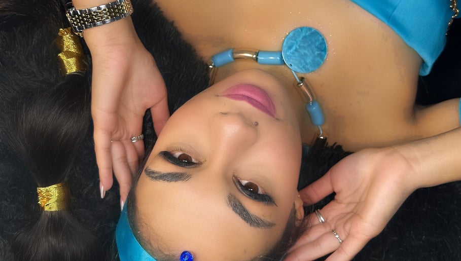 Rostro relajado en tratamiento de belleza en Ohh La Lashes Studio & Academy, San Juan, San Juan, PR.