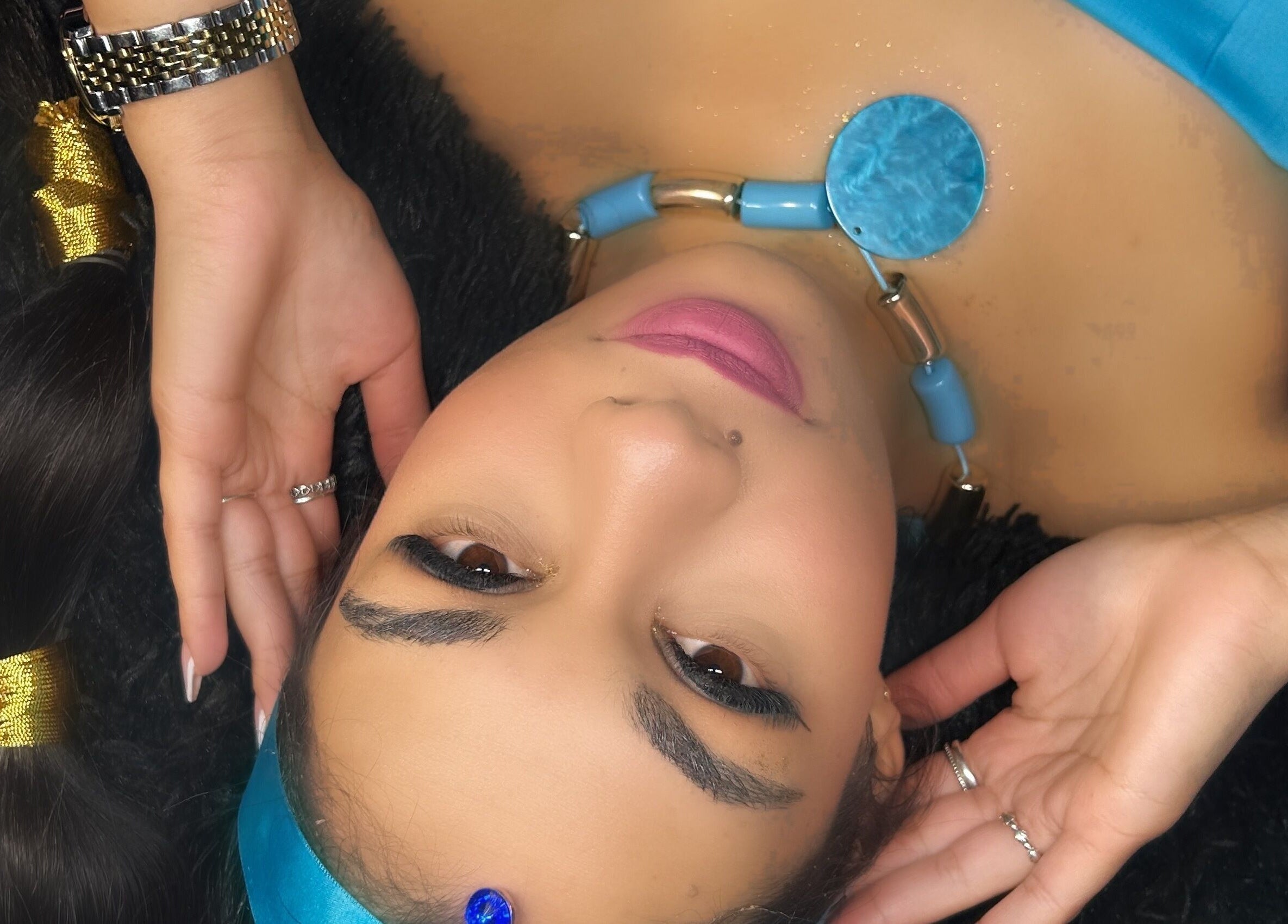 Rostro relajado en tratamiento de belleza en Ohh La Lashes Studio & Academy, San Juan, San Juan, PR.