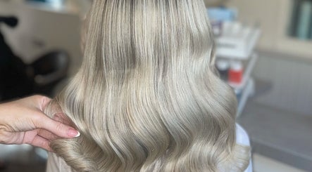 Mane Glow Studio