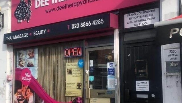 Dee Therapy & Salon image 1