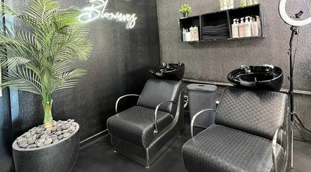 Immagine 2, Barbers and Blowaves