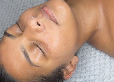 Relaxing facial at Shxdy Skin Clinic in Manchester, England, GB promoting radiant skincare and wellness.