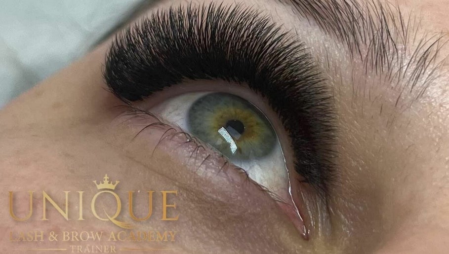 Luxe Lashes Glasgow image 1