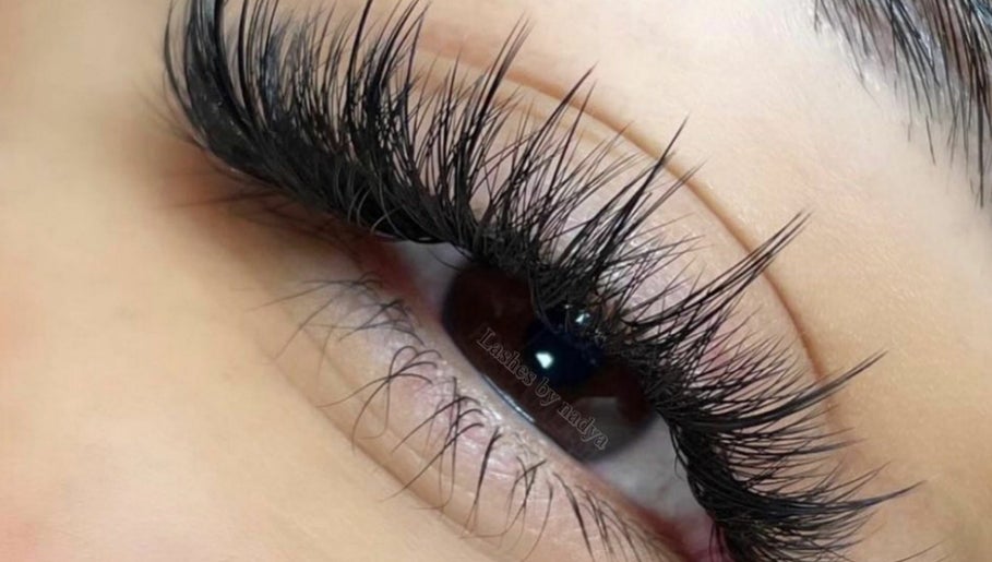 Lashes by Nadya afbeelding 1