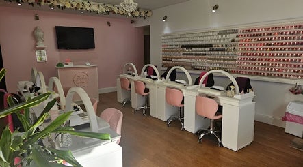 Flawless Nails and Beauty