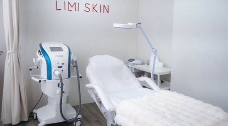 LIMI SKIN