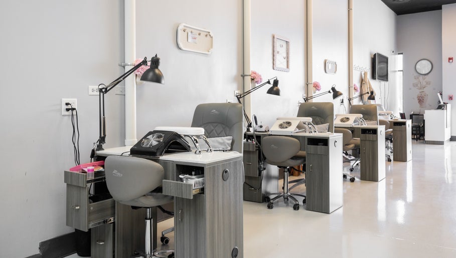 EG Nails & Spa image 1