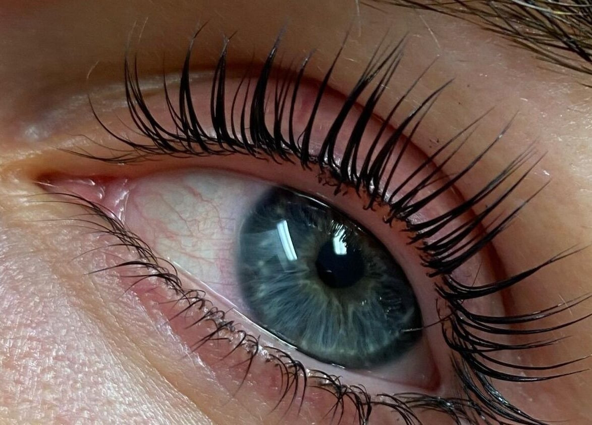 Close-up of professionally styled eyelashes at Shellz Brow Bar, Melbourne, Victoria, AU for perfect beauty.