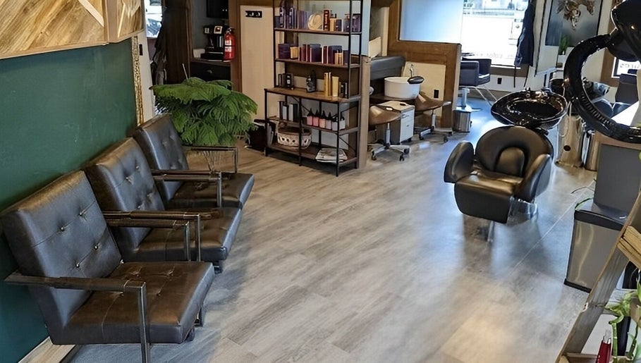 Pura Vida Salon – obraz 1