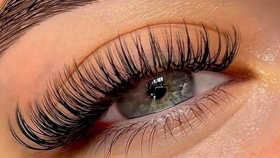 Luxury Lashes Gold Coast Gold Coast Highway Broadbeach Fresha