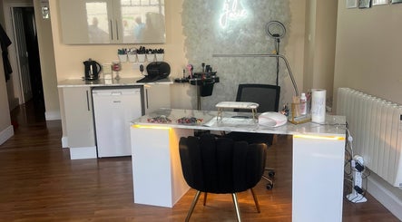 Jc Hair and Nail Room kép 2