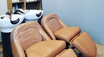 Dr. Park’s Hair Studio afbeelding 2