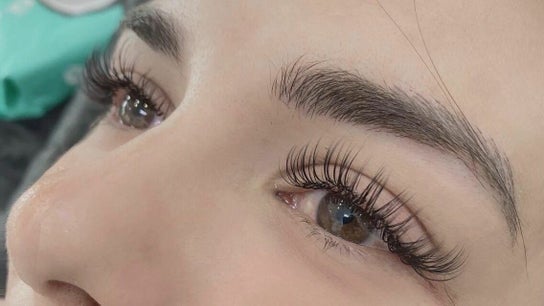 Kimyko Brows and Lashes