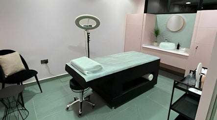 Brow Studio - JLT image 2