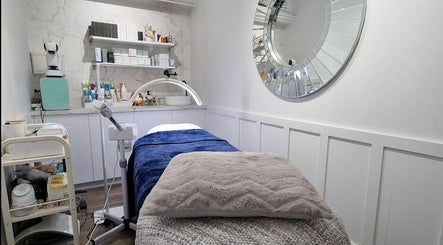 Therapy Beauty imaginea 2