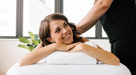 Zeerla In-Home Massage - Dubai | المساج المنزلي من زيرلا - دبي billede 3