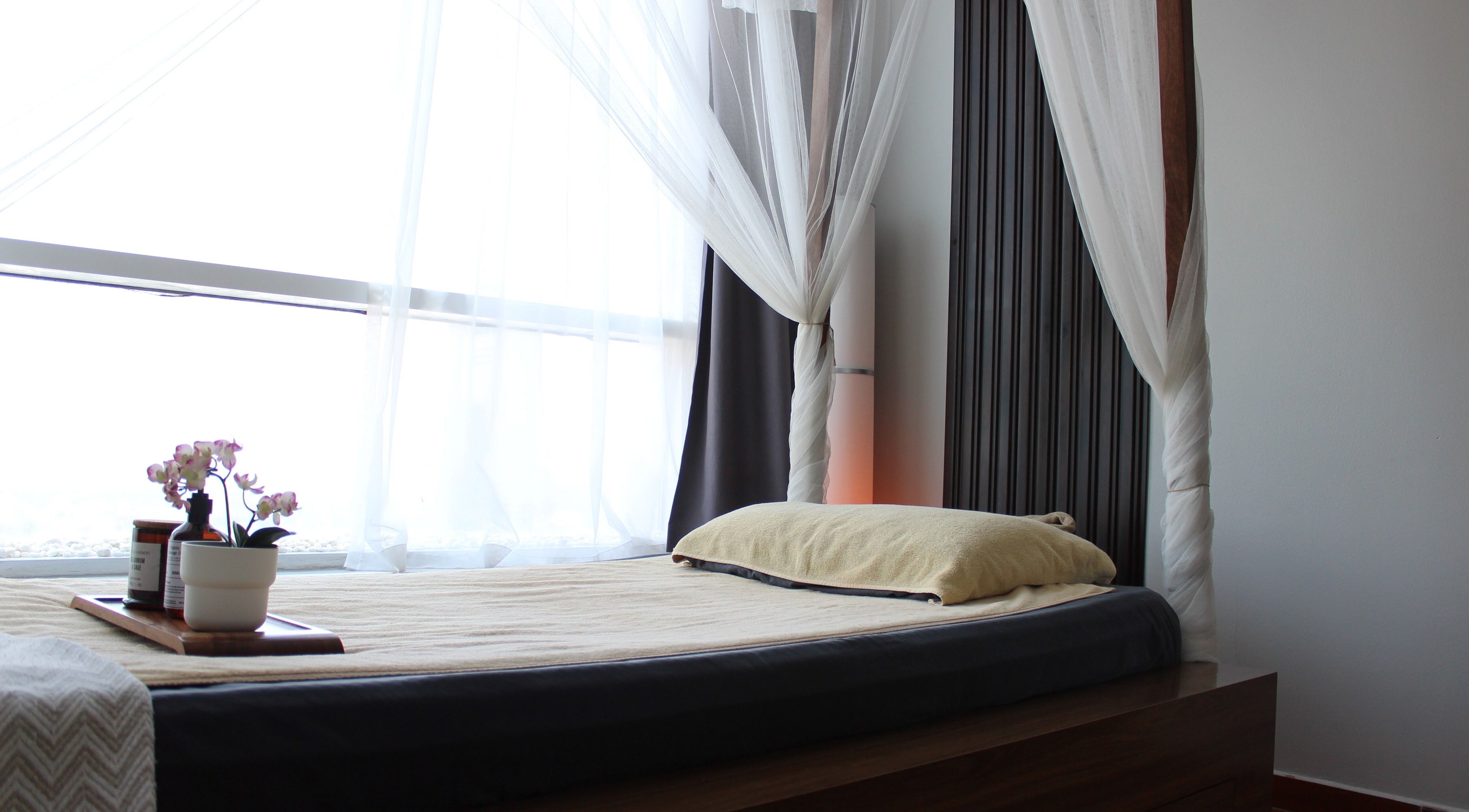 Luxurious massage room at Zeerla Spa Media City, Dubai Media City, دبي, AE with elegant decor and calming ambiance.