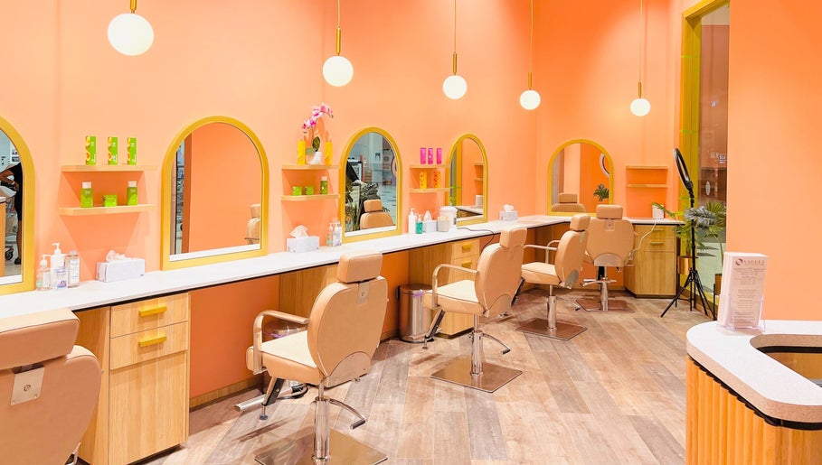 รูปภาพ Valley Brow and Beauty Bar - Green Hills 1
