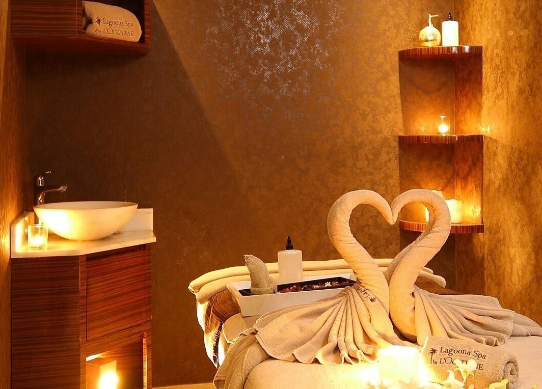 Relaxing spa room with swan towels at Haven Spa by Lagoona Beach Bahrain, Budaiya, Al-Muḥāfaẓat aš-Šamālīyah, BH.