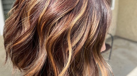 Yeni'S HAIR STUDIO image 2