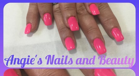 Angie's Nails and Beauty – obraz 2