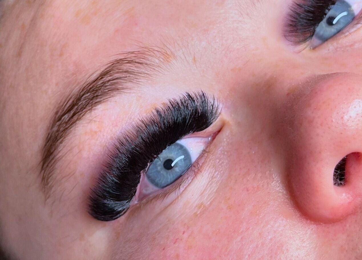 Close-up of eyelash extensions at Tias Lashes in Warnbro, Western Australia, AU showcasing detailed work.
