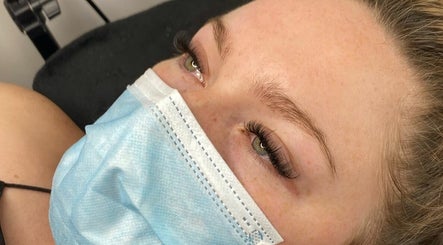 LRC Lashes slika 2