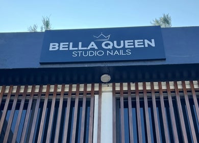 Fachada de Bella Queen Studio Nails, Metepec, Estado de México, MX, destacando letrero moderno.
